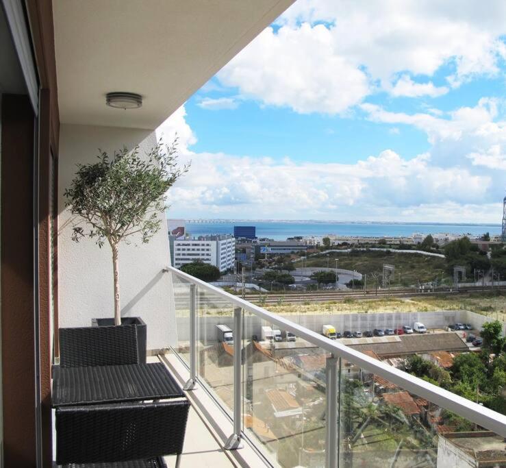 Lisbon Metro Apartment Exterior foto